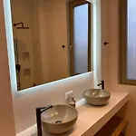 Olive Breeze , Naousa Isterni (Paros)