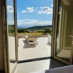 Olive Breeze , Naousa Villa