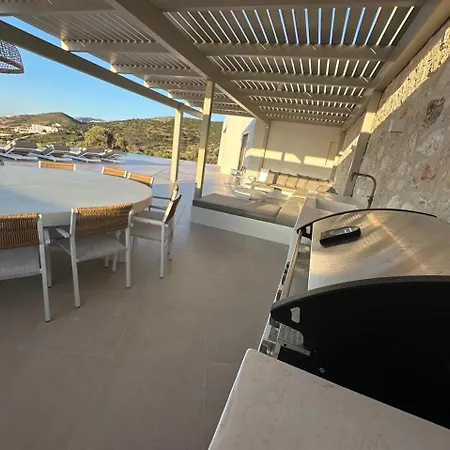 Olive Breeze , Naousa Isterni (Paros)