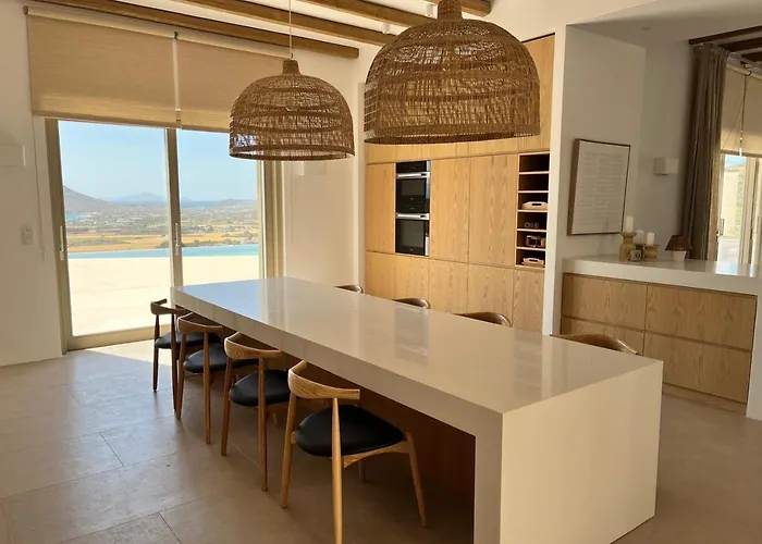 Willa Olive Breeze , Naousa