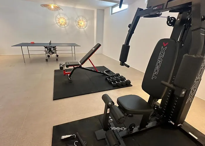 Olive Breeze , Naousa Willa *