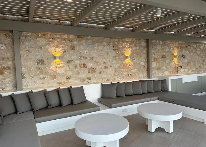 Olive Breeze , Naousa