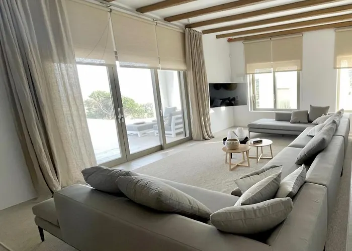 Willa Olive Breeze , Naousa