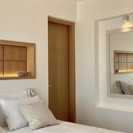 Olive Breeze , Naousa * Parikia (Paros)