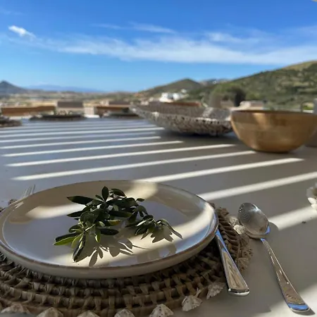 Olive Breeze , Naousa فيلة