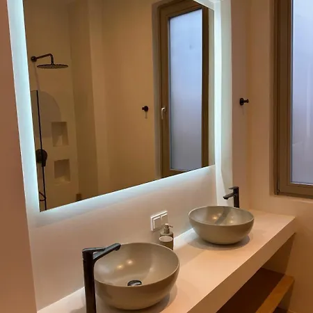 Olive Breeze , Naousa Isterni (Paros)