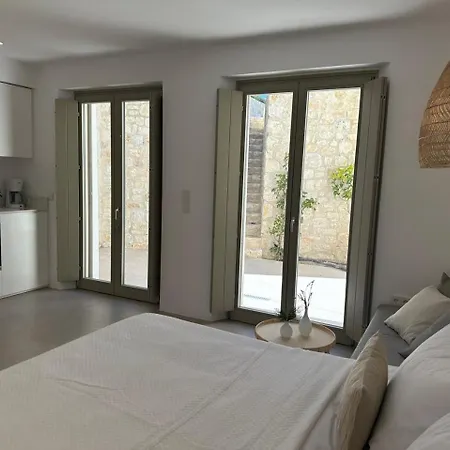 Olive Breeze , Naousa * Isterni (Paros)