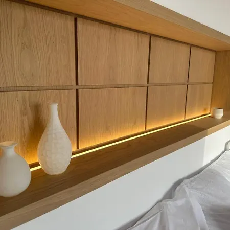 Olive Breeze , Naousa