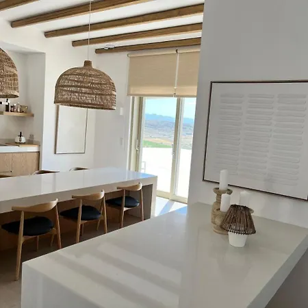 Olive Breeze , Naousa فيلة